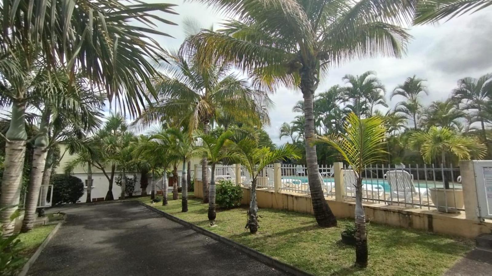 F2 Residence Oasis Terre Rouge A Saint Pierre Buitenkant foto